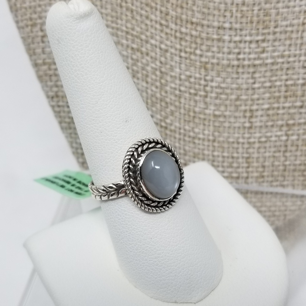 Artisan Crafted Moonstone Sterling silver ring. - Picture 2 of 7
